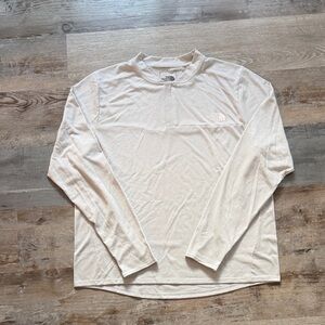 The North Face Men's light grey Long Sleeve Shirt